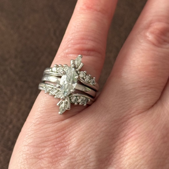AVON Silvertone Marquise Ring with Jacket Size 5 - Picture 1 of 4
